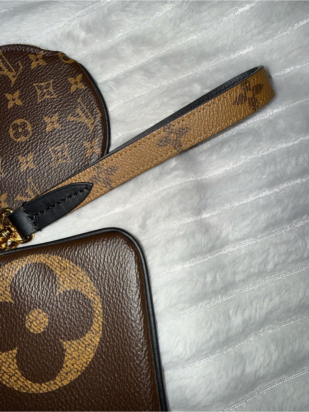 🎉 SOLD 🎉 Louis Vuitton Trio Pouch - Picture 7 of 15